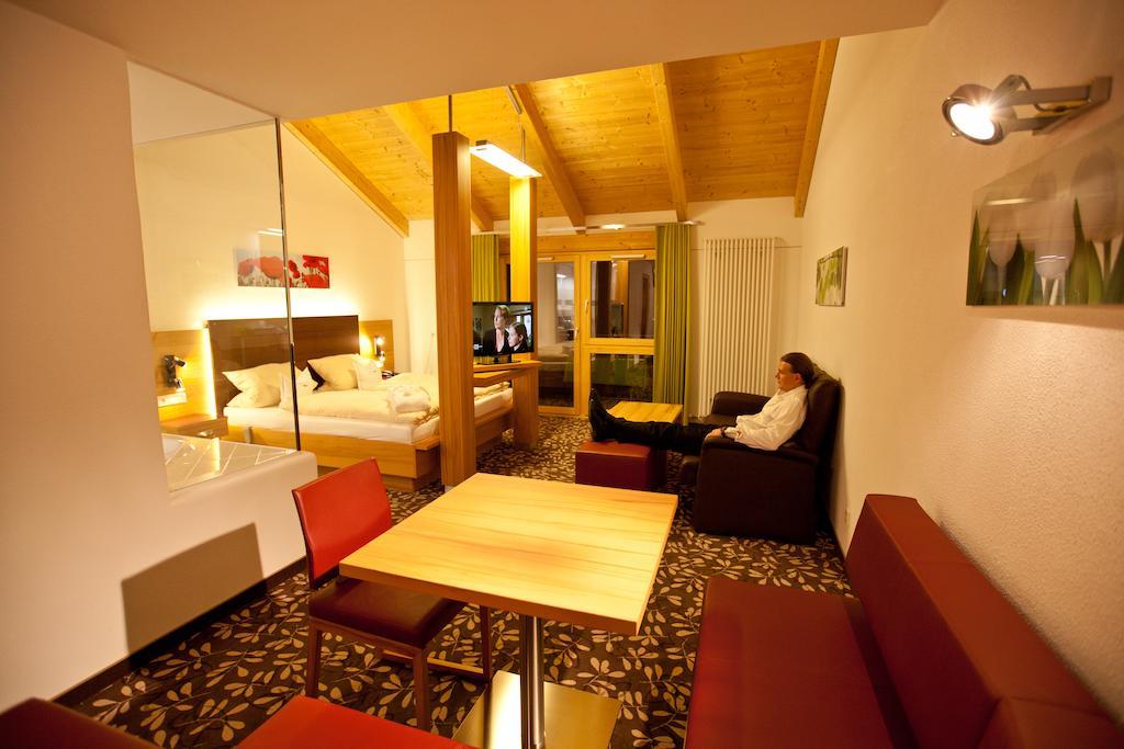 Hotel Und Appartementhof Waldeck Bad Füssing Exterior foto