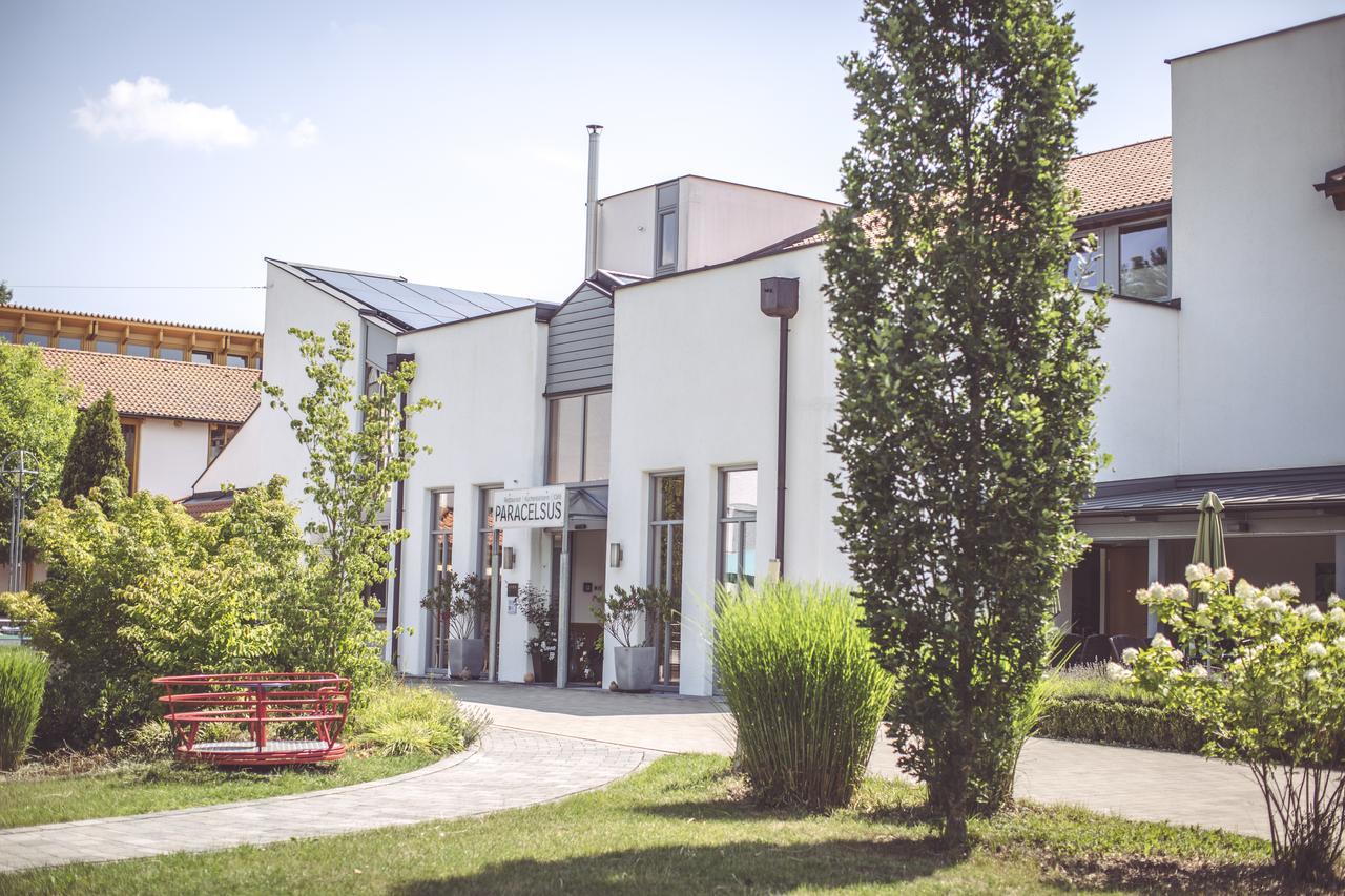 Hotel Und Appartementhof Waldeck Bad Füssing Exterior foto